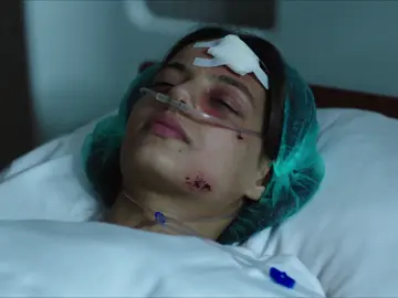 Un terrible accidente deja a Cansu en coma Un terrible accidente deja a Cansu en coma