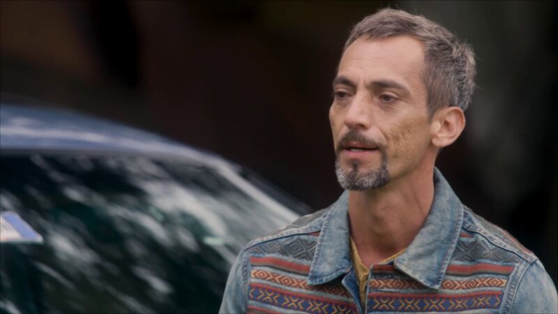 Vicente revela un oscuro secreto sobre el pasado de Carolina