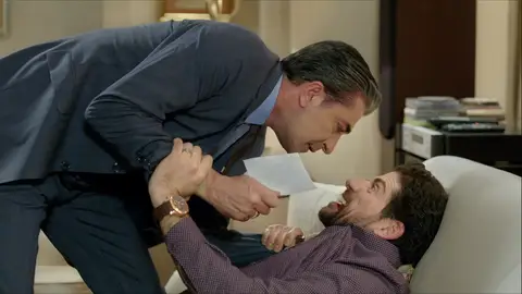 Cihan descubre quién le ha traicionado Paramparça: Vidas cruzadas