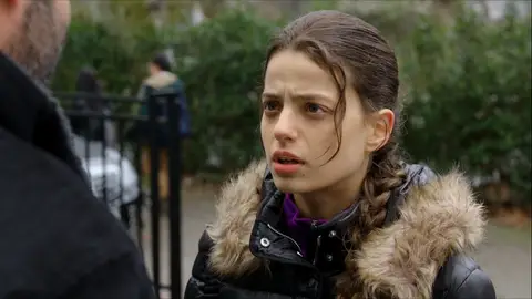 Cansu ve a su padre biológico Paramparça: Vidas cruzadas