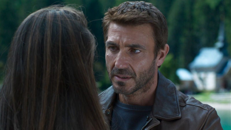 Francesco le pide a Emma que regrese a casa