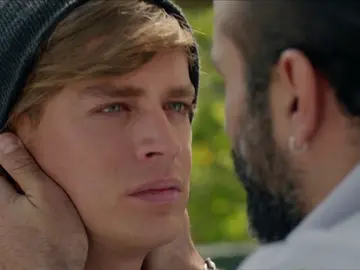 Erick se pronuncia: "Quiero saber quiénes son mis padres" Erick se pronuncia: "Quiero saber quiénes son mis padres"