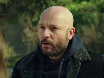Özkan, preocupado por Hazal: "Quiero saber qué le pasa a mi hija" Özkan, preocupado por Hazal: "Quiero saber qué le pasa a mi hija"