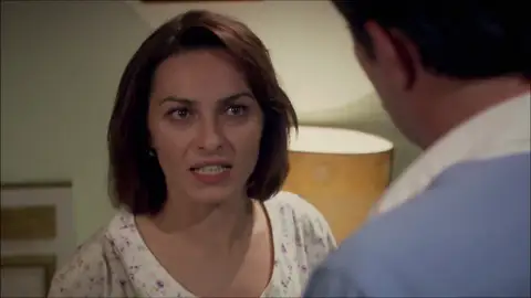 "¿Quién es Caroline?": Cemile descubre la carta de la amante de Ali "¿Quién es Caroline?": Cemile descubre la carta de la amante de Ali