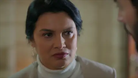 Zehra le confiesa la verdad a Miran: "A Azize la apuñaló tu madre" Zehra le confiesa la verdad a Miran: "A Azize la apuñaló tu madre"