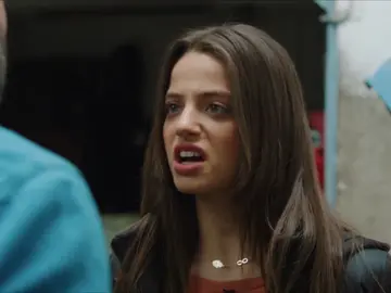 Cansu reniega de Özkan: "No llamaré a nadie mas papá" Cansu reniega de Özkan: "No llamaré a nadie mas papá"