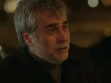 Hazar entra en crisis tras descubrir que Azize es su madre Hazar entra en crisis tras descubrir que Azize es su madre