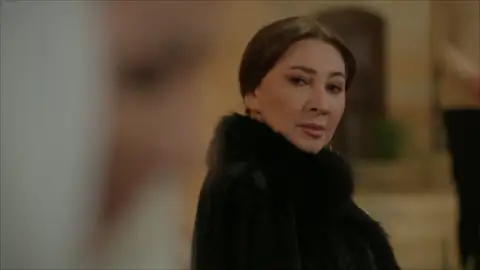 "Azize es la verdadera madre de Hazar": Füsun desvela el gran secreto "Azize es la verdadera madre de Hazar": Füsun desvela el gran secreto