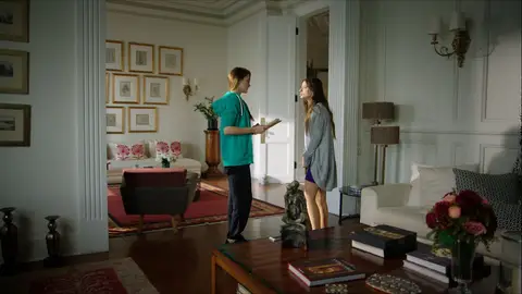 Cansu y Hazal se pelean Paramparça. Vidas cruzadas