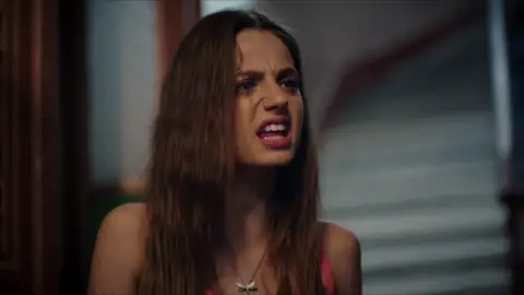 Cansu desafía a Cihan: "No me voy, me quedo aquí con mi padre" Cansu desafía a Cihan: "No me voy, me quedo aquí con mi padre"