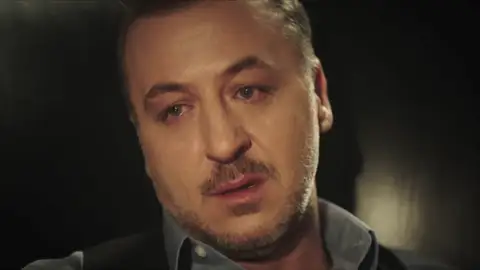 ¿Por qué murió la hermana de Harun? El enemigo de Cihan se sincera ¿Por qué murió la hermana de Harun? El enemigo de Cihan se sincera