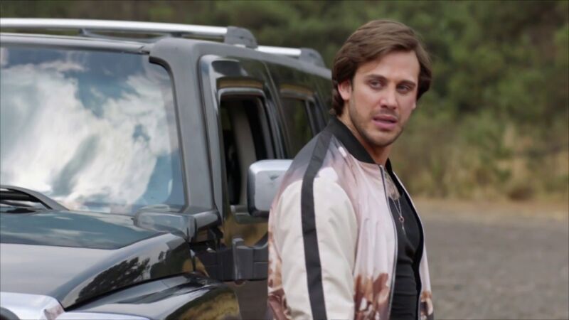 Charly pierde el control y acaba asesinando a su chantajista