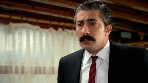 Ali pierde los papeles Mar de amores