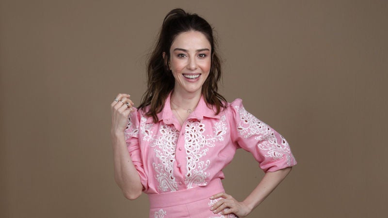 Ella es Özge Gürel, protagonista de 'El hombre equivocado' que veremos en Nova