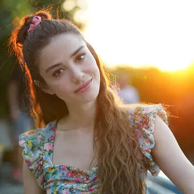 Özge Gürel es Ezgi Inal Özge Gürel es Ezgi Inal