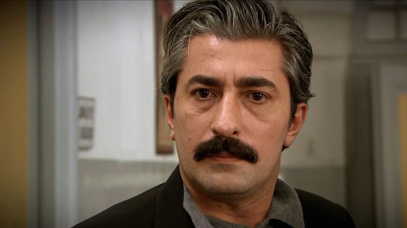 Ali, repudiado por toda la familia en el hospital