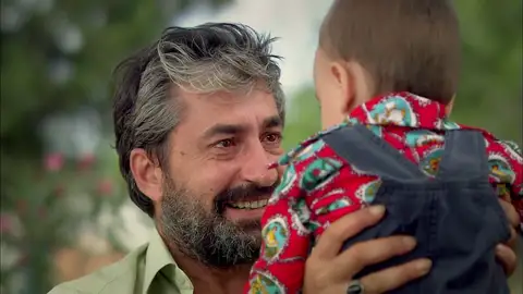 Tras salir de la cárcel, Ali se reencuentra con Hasefe, su madre Tras salir de la cárcel, Ali se reencuentra con Hasefe, su madre