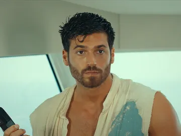 Özgur, harto de Ezgi Özgur, harto de Ezgi