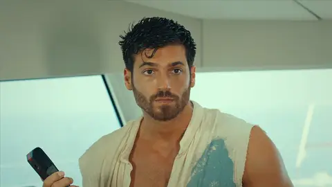 Özgur, harto de Ezgi El hombre equivocado