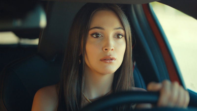 Deniz cree que puede ser feliz sin tener un hombre a su lado