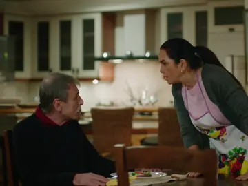 Keriman chantajea a Rahmi con desvelar sus secretos Keriman chantajea a Rahmi con desvelar sus secretos