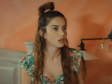 Ezgi pide pedón a sus amigas Ezgi pide pedón a sus amigas