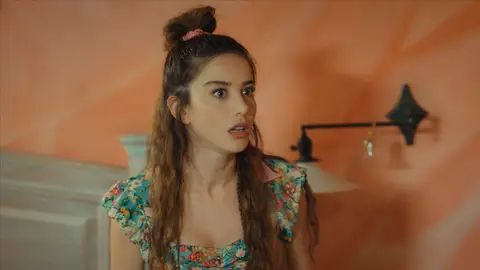 Ezgi pide pedón a sus amigas El hombre equivocado