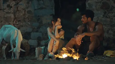 Ezgi y Özgur El hombre equivocado