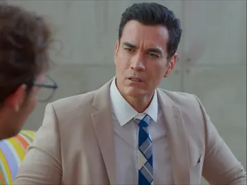 Álvaro habla con Gael Álvaro habla con Gael