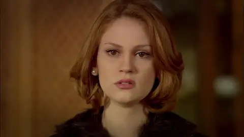 La triste despedida entre Aylin y Soner Aylin va a la casa dónde vivía con Murat para acabar de recoger sus cosas, allí se encuentra con Soner, dando lugar a una despedida llena de sentimientos.