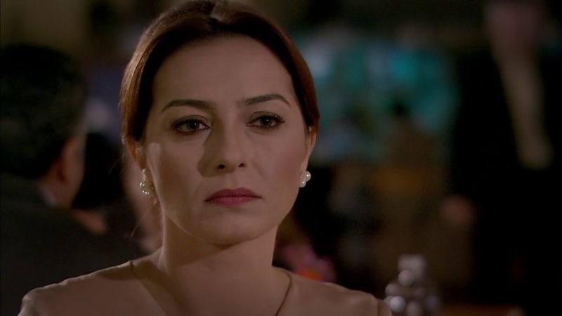 'Mientras tu estabas de luna de miel, mis hijos y yo quemábamos la poca madera que encontrábamos para no acabar congelados', Cemile estalla contra Ali