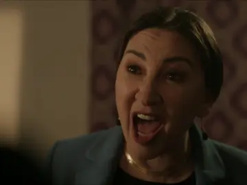 Füsun desata la guerra: "Acabaré con la familia Sadoglu" Füsun desata la guerra: "Acabaré con la familia Sadoglu"