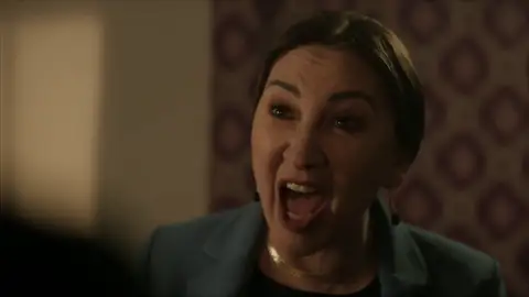 Füsun desata la guerra: "Acabaré con la familia Sadoglu" Füsun desata la guerra: "Acabaré con la familia Sadoglu"