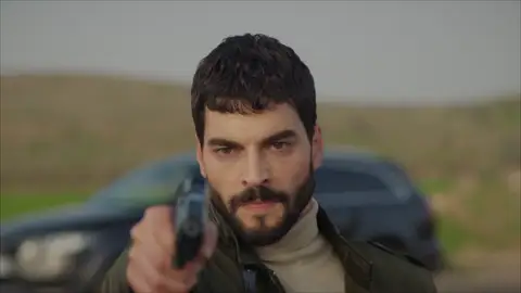 El cara a cara definitivo entre Füsun y Miran: sólo uno puede ganar la guerra El cara a cara definitivo entre Füsun y Miran: sólo uno puede ganar la guerra