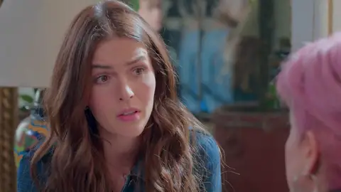 Ariadna encuentra una nueva pista que le acerca al violador de Medusa Ariadna está más centrada que nunca en encontrar al hombre que agredió sexualmente a Medusa y los papeles de Joaquín le dan un nuevo hilo del que tirar.