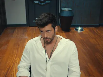 Özgur, harto de su madre Özgur, harto de su madre