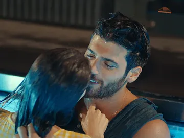 Özgur y Ezgi Özgur y Ezgi