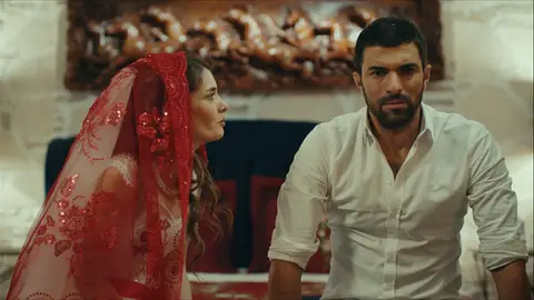 Las dudas de Menekse La hija del embajador