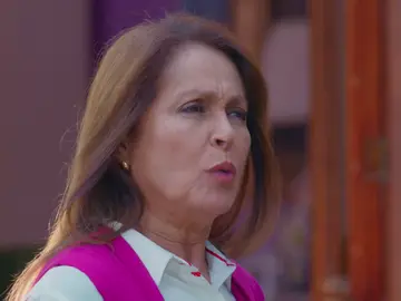 Álvaro le cuenta a Bárbara que Lino contrató los servicios de una prostituta Álvaro le cuenta a Bárbara que Lino contrató los servicios de una prostituta