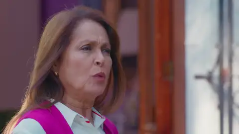 Álvaro le cuenta a Bárbara que Lino contrató los servicios de una prostituta Álvaro ha seguido investigando acerca de Lino, averiguando algunas cosas muy turbias y, preocupado, decide poner al corriente de todo a Bárbara.