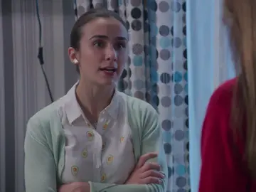 "Me voy porque no quiero estar cerca de nada que tenga que ver con Gael", Dafne se sincera con Bárbara. "Me voy porque no quiero estar cerca de nada que tenga que ver con Gael", Dafne se sincera con Bárbara.