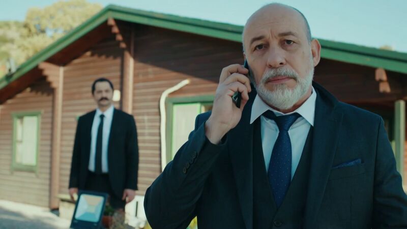 Los problemas del embajador Güven siguen aumentando