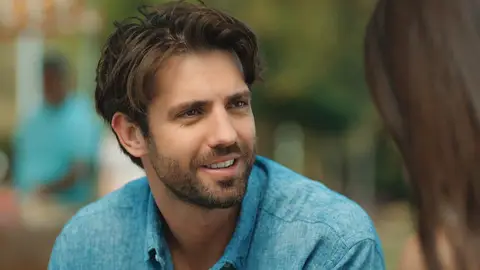 Ozan, muy enamorado de Deniz El hombre equivocado