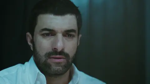 Sancar le confiesa a Gediz sus verdaderos sentimientos por Nare: "La amo sin poder creer en ella" Sancar le confiesa a Gediz sus verdaderos sentimientos por Nare: "La amo sin poder creer en ella"