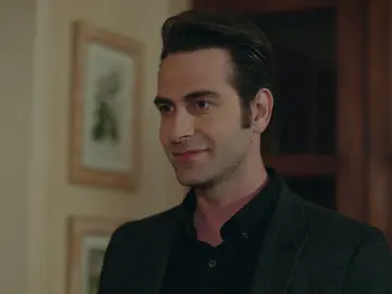 Akin vuelve a aparecer en la vida de Nare y Melek Akin vuelve a aparecer en la vida de Nare y Melek