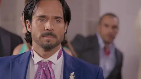 Rafael no deja de pensar en Fernanda y deja plantada en el altar a Isabella Rafael no deja de pensar en Fernanda y deja plantada en el altar a Isabella
