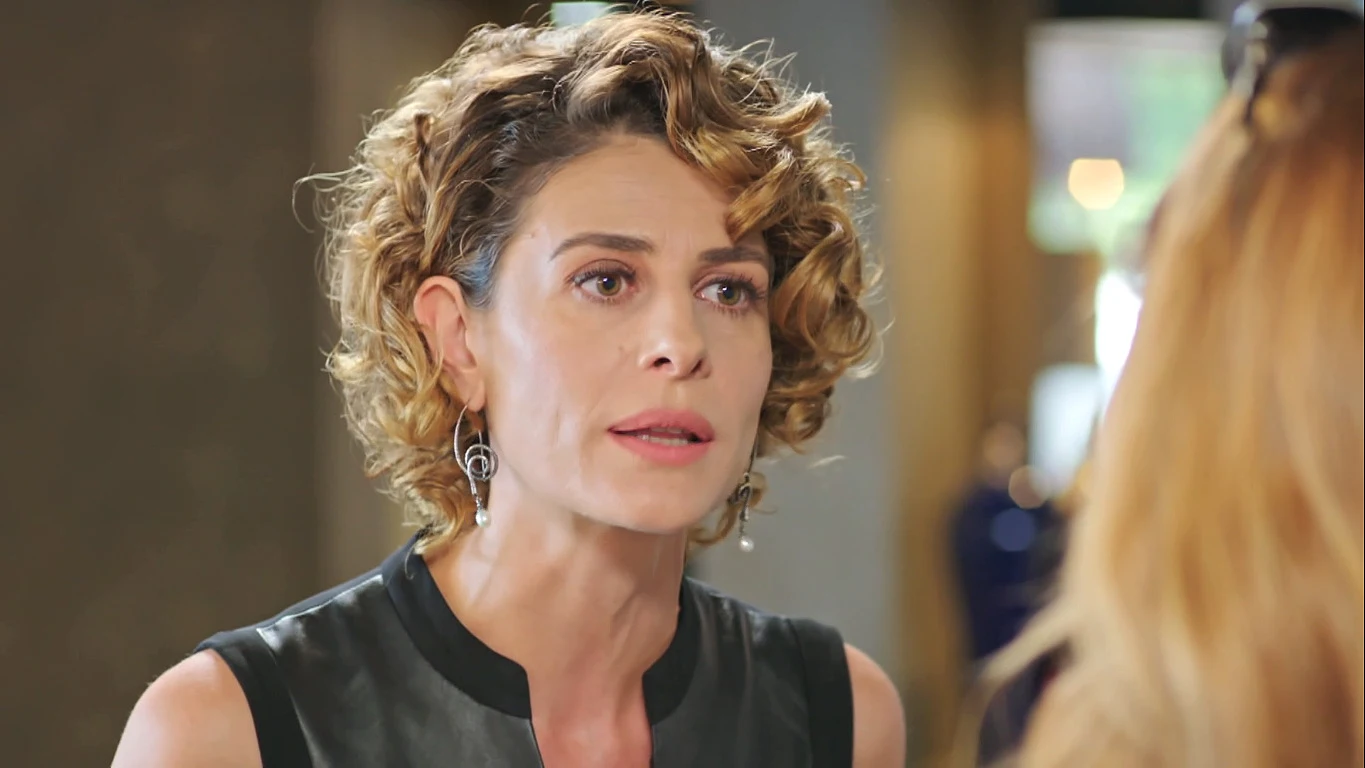Dilara Paramparça: Vidas cruzadas