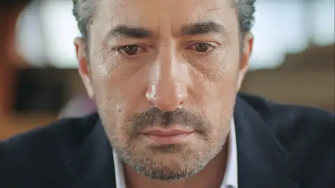 Cihan preocupado por su hija Paramparça: Vidas cruzadas