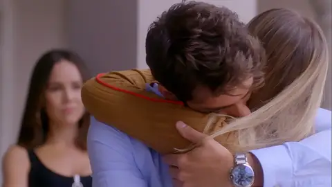 Héctor pide perdón Rubí