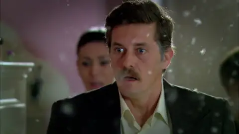 Soner despide a la niñera de Deniz tras una travesura de la pequeña Soner despide a la niñera de Deniz tras una travesura de la pequeña